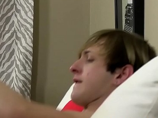 Twink with a huge rod spreads his buttcheeks to fuck his bore