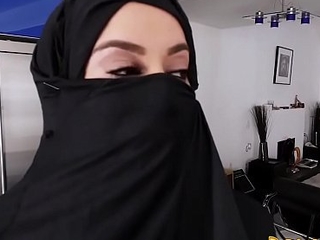 Muslim busty floozy pov sucking increased by riding cock roughly burka